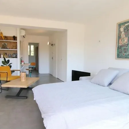 Apartment House Cannes